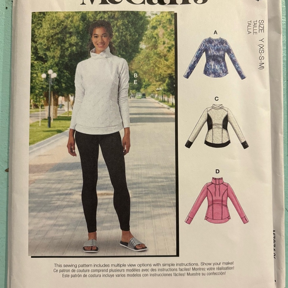 Simplicity Pattern for Chic Outfits in Black and White
